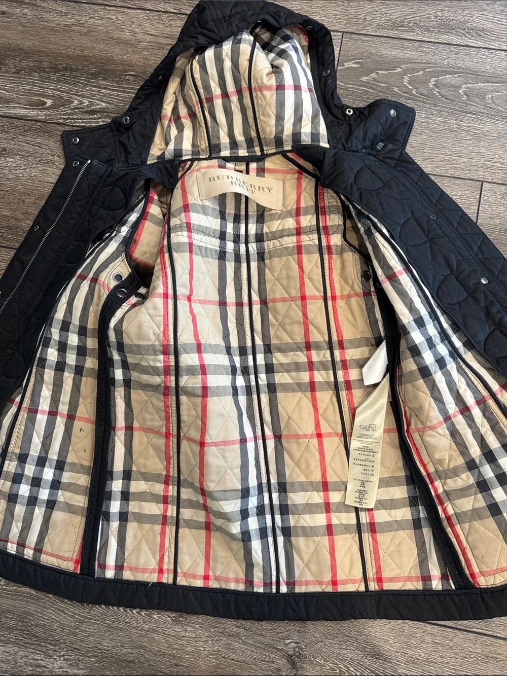 Burberry Black Quilted Jacket with Beige Nova Check Lining - Picture 1 of 12